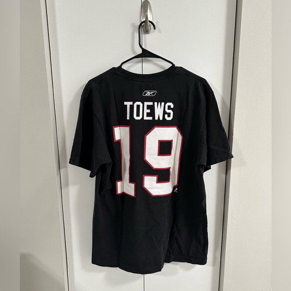 Chicago Blackhawks Jonathan Toews 2010 Stanley Cup Champions T shirt size Large - Picture 4 of 4
